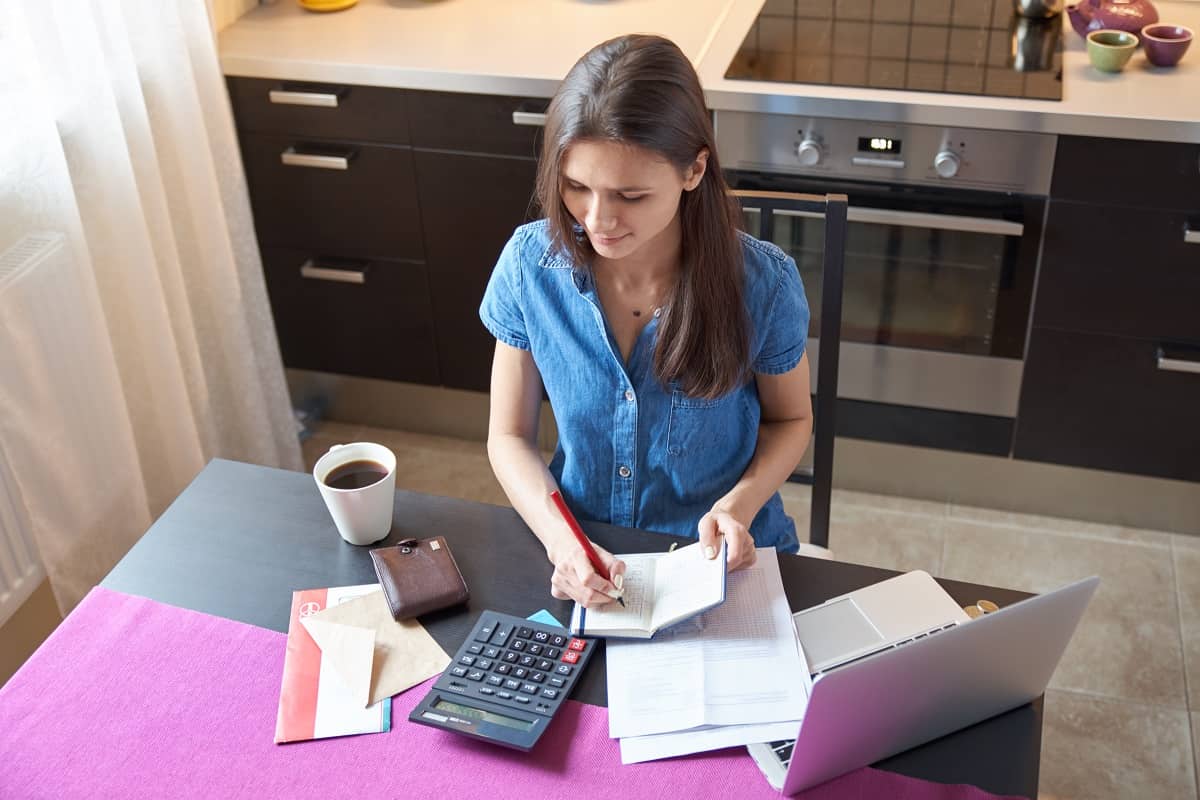 How to Create a Budget - creditcardtrainer.com
