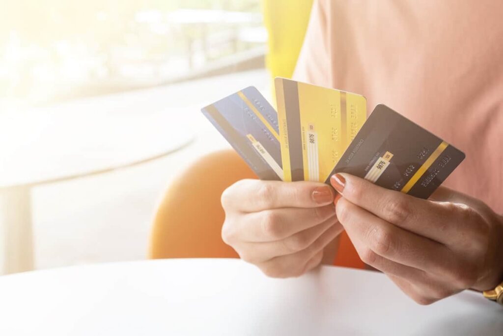 Secured Credit Card Vs Unsecured Credit Card: What is the Difference? 2 AdobeStock 317401539